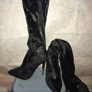 Black and blue snake skin thigh high boots✨